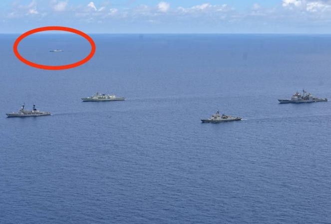 054A护卫舰缠斗美舰20小时，边航行边紧急装弹，一度准备开火击沉！ 4月1