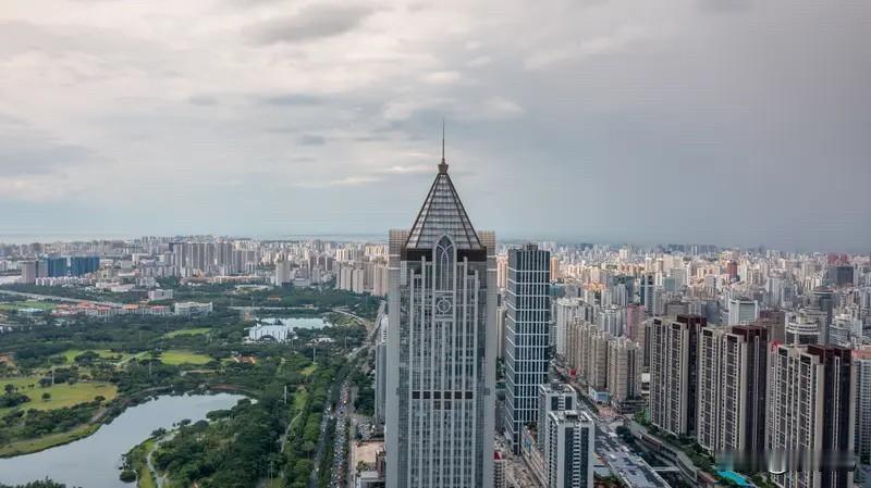 海口楼市：如今海口执行的限购政策力度极强，甚至超过北上，属于全国第一梯队的严