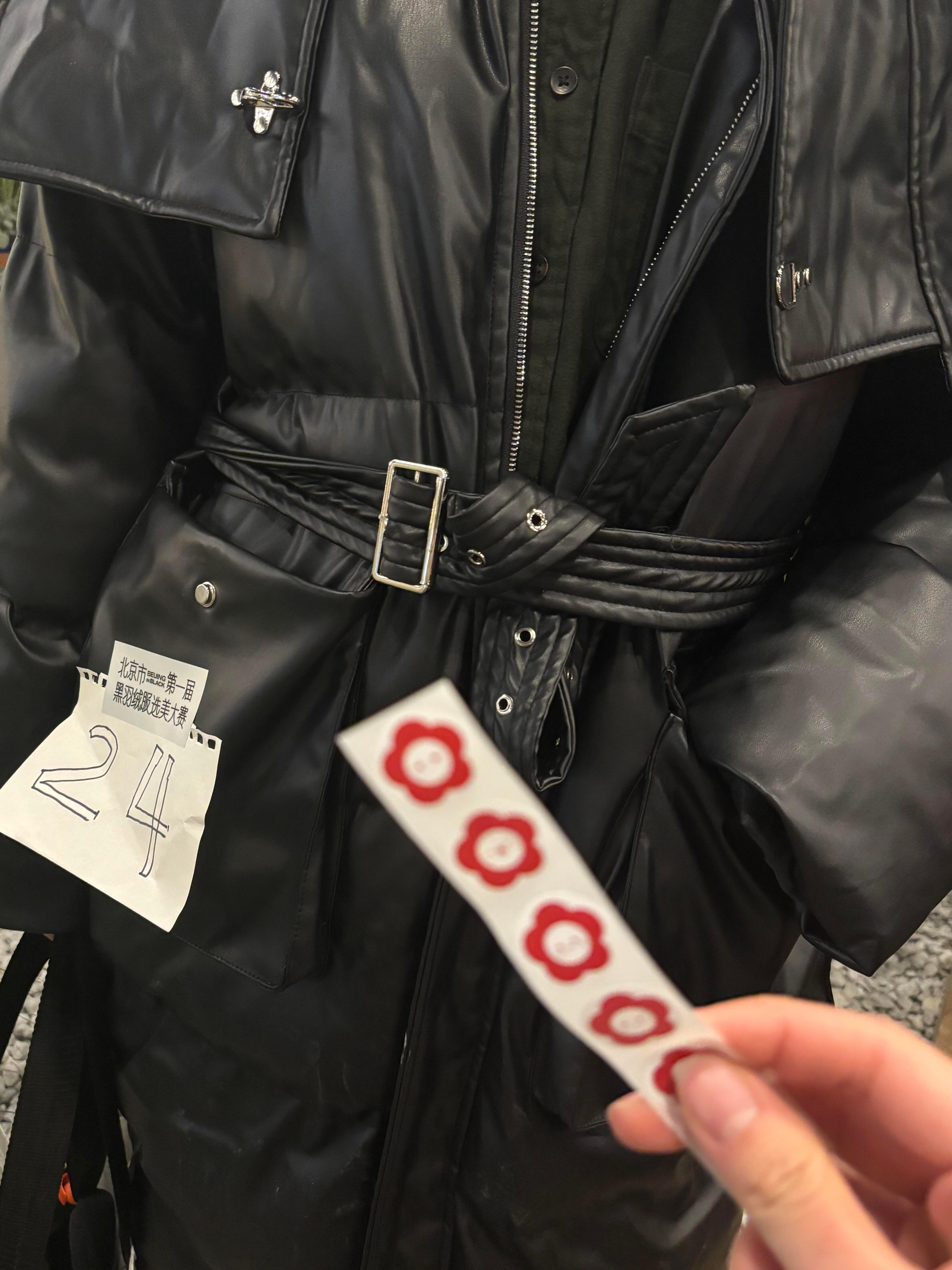 北京人民的精神状态很曼妙北京市第一届黑色羽绒服选美大赛