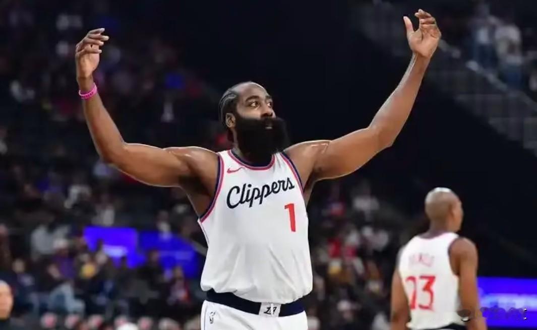 巴克利评价哈登是NBA历史上最优秀的进攻球员！并表示当时他说出这句话时，人们都在