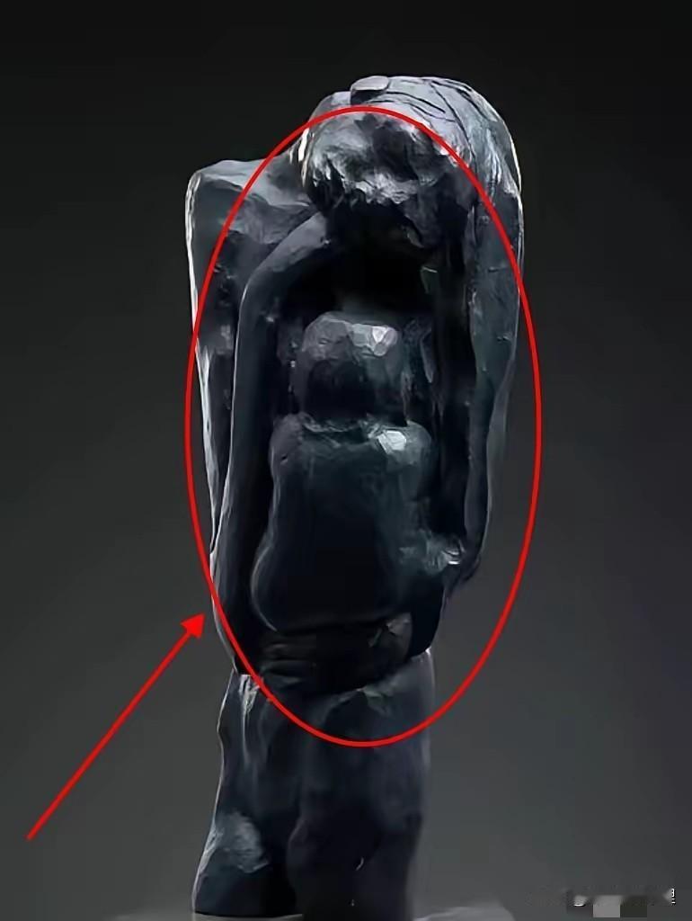 大半夜看到这回应，真给我气乐了。这父女俩到现在还在嘴硬，说那个像“厉鬼”一样