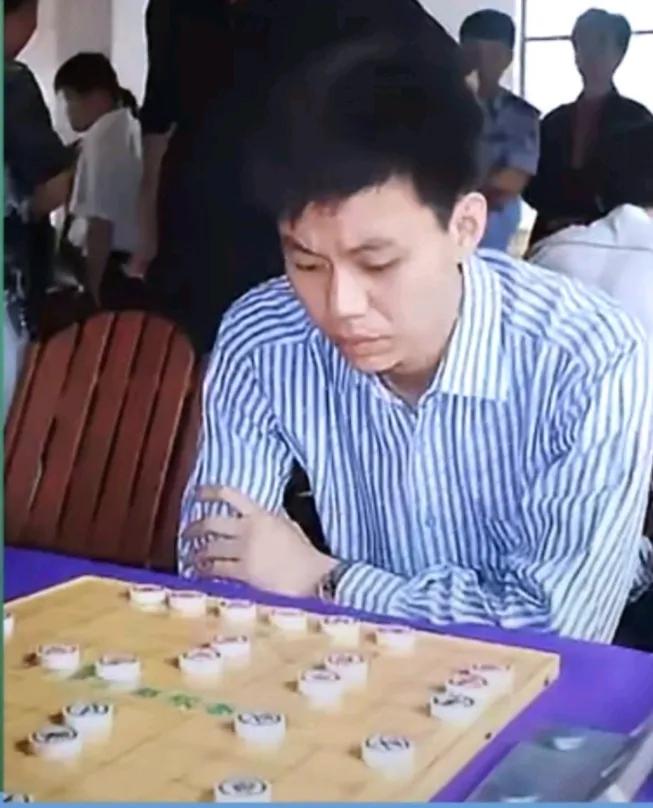 五羊杯许银川不敌徐天红，有点冷门，棋迷说法不一，有煲有贬。如果放在以前，徐天红