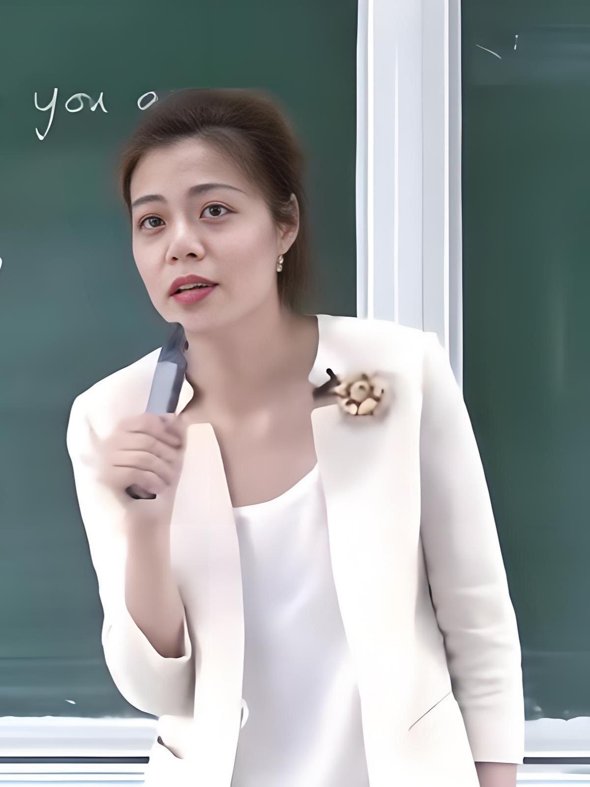 现实的一段话：复旦大学陈果说：“女人最掉价的行为，就是看穿了一个男人以后，又舍不