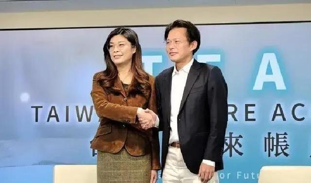 两党领导人突然宣布了！中国国民党主席郑丽文和台湾民众党主席黄国昌凑到一起，推出“