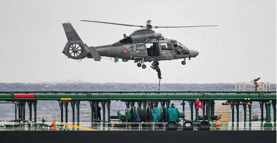 欧盟五国领导联名求救，俄277米巨轮无人驾驶漂流，4到6天撞海岸 意大利民防