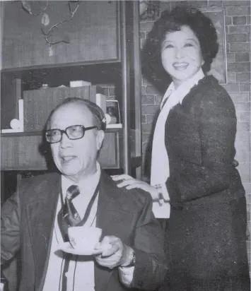 1974年，梁实秋的妻子因意外去世，他整日沉浸在和妻子的回忆中。没想到不久后，7