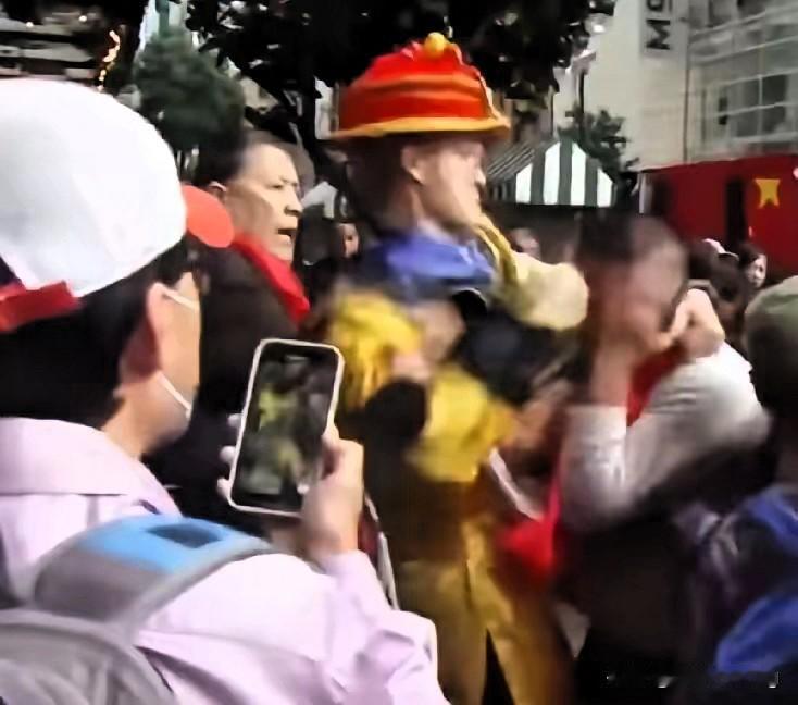 别被“受害者”滤镜骗了！某些“遗老遗少”的操作，早偏离了历史理性！国内给足历