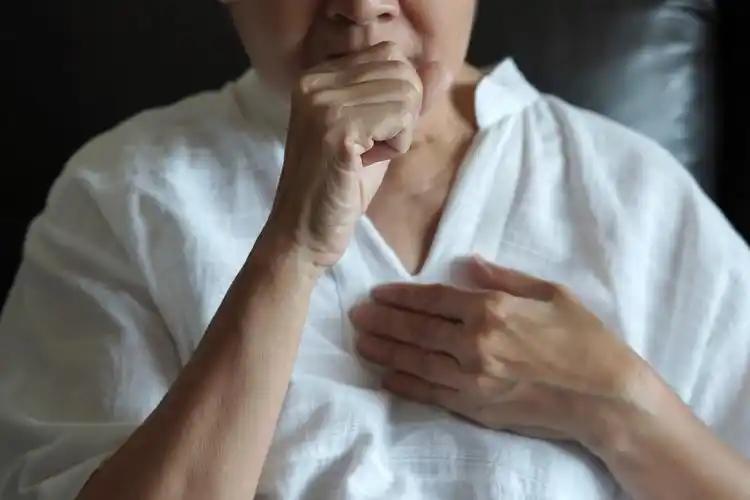 喉咙就是肺病最好的反馈！提醒：喉咙出现3种情况，或是肺出问题了 喉咙，对于