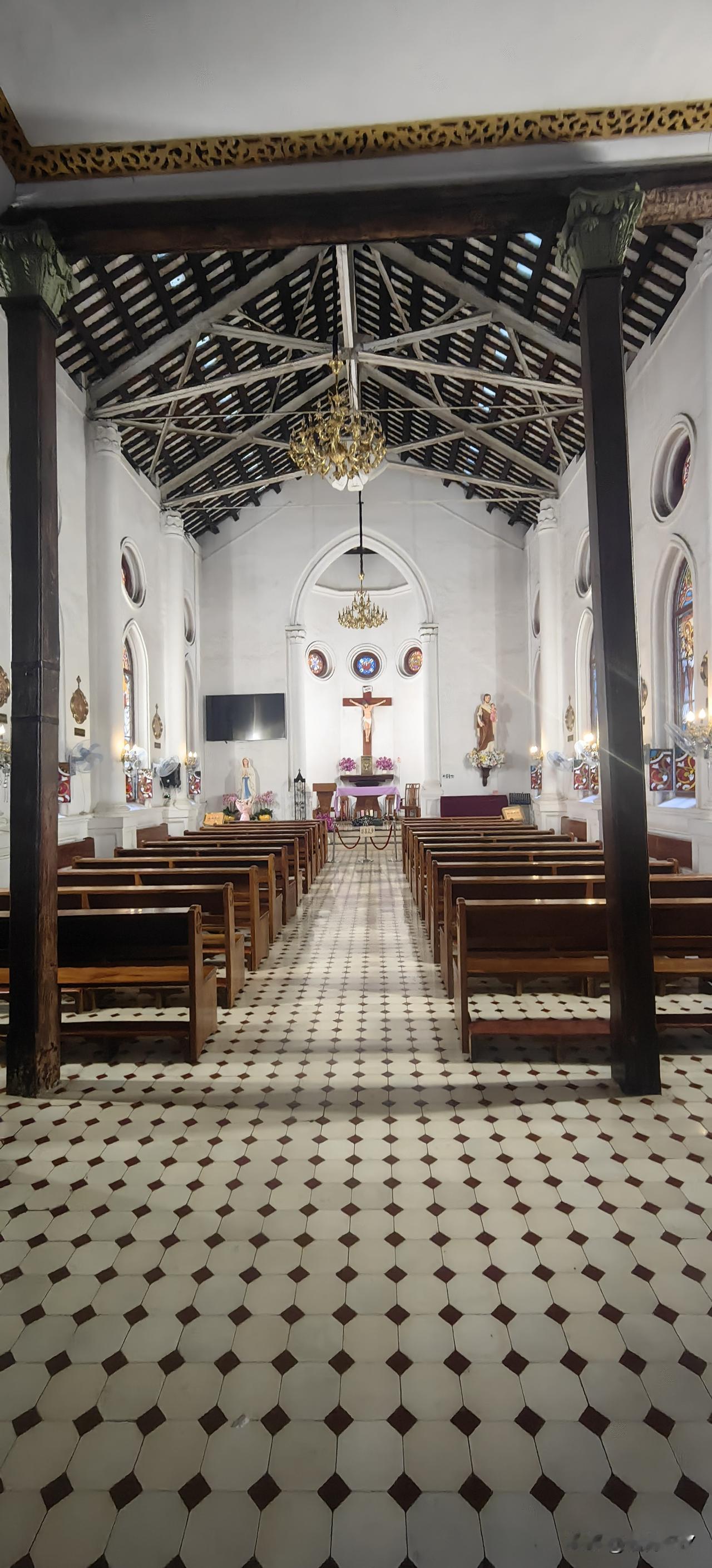 有时候就是命，老姐只是初中毕业，是兄弟姐妹中学历最低的，但她不服输，和姐夫结婚之