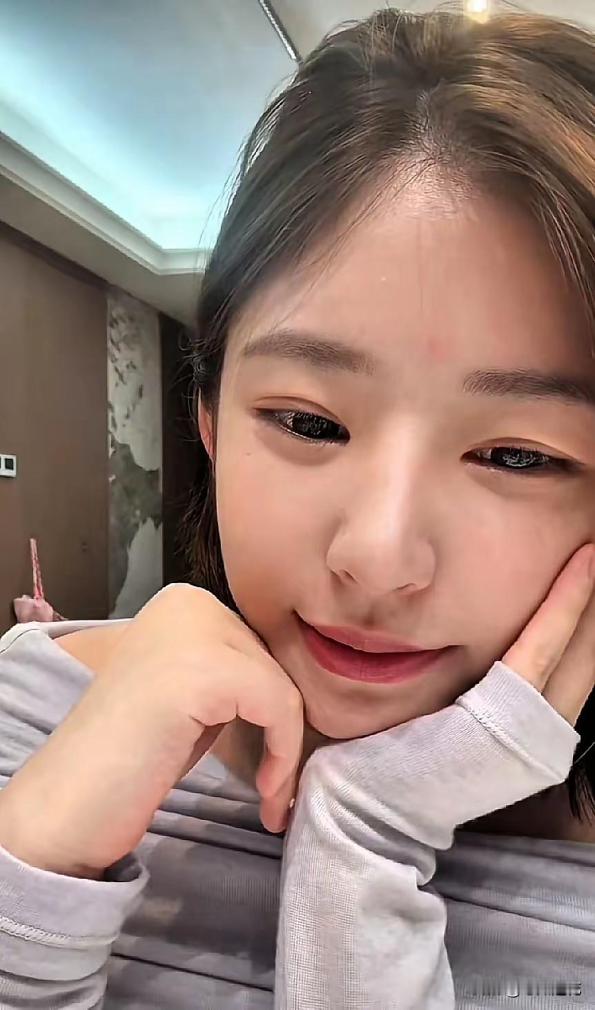 有一些人一直咬着黄一鸣不放，想想现在有多少主播不在演？何必揪住她一个单亲妈妈不放