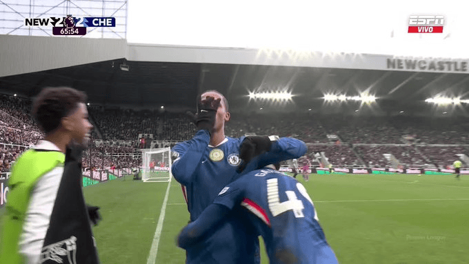 佩德罗: 中场时和桑切斯说就大脚找我, 我得学习如何踢纽卡