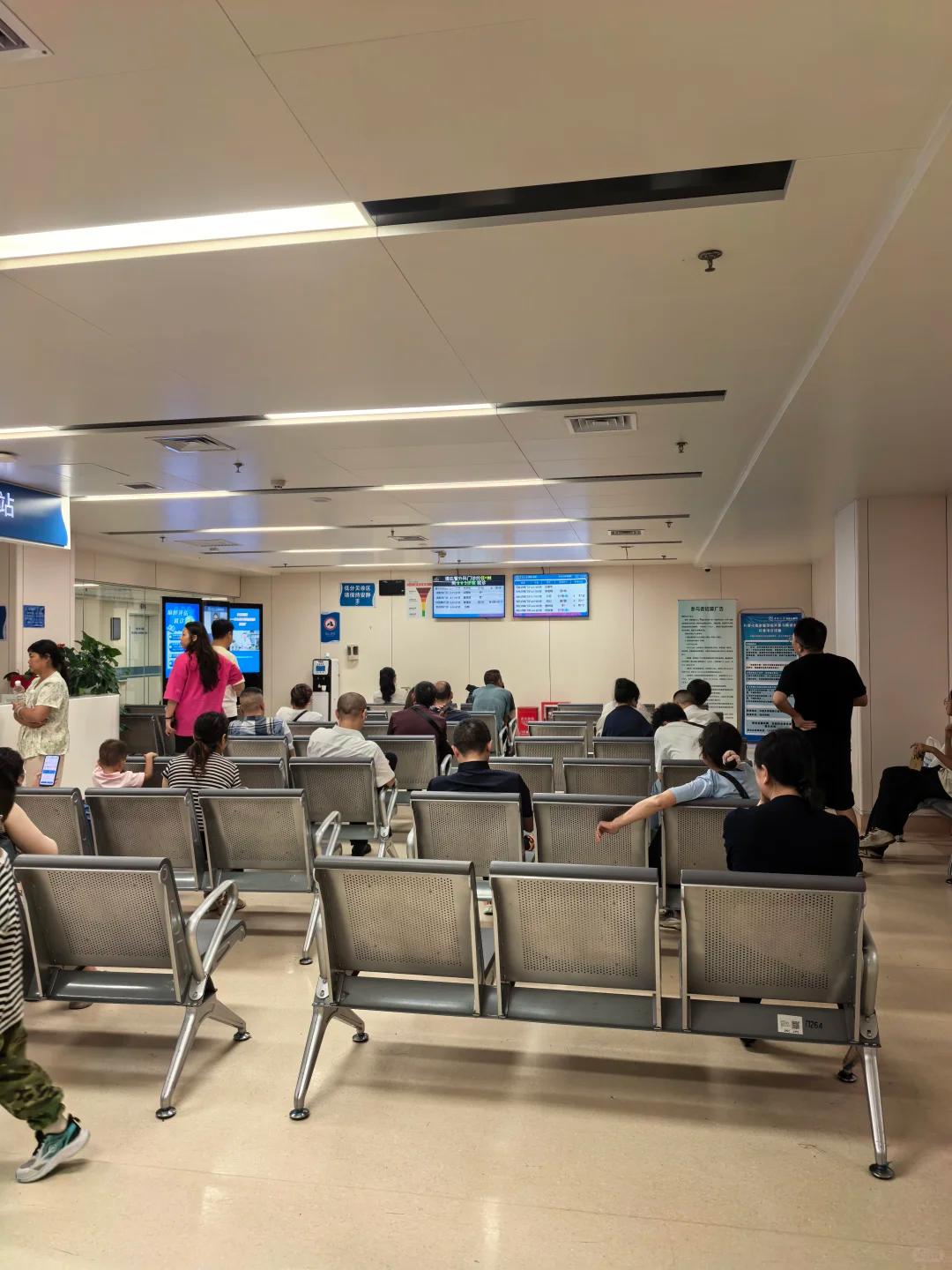 陈女士，因为不信任社保，坚持了22年不交社保，每个月给自己存了980元，存了22