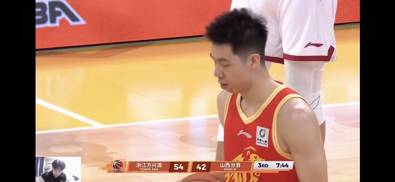 牙没被打掉，朱俊龙算是幸运的！严惩迪亚洛，这样情绪不稳定的外援就是定时炸弹，赢球