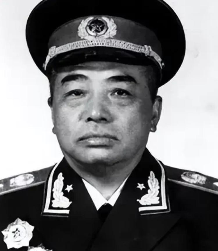 1974年元旦，彭德怀的健康状况急转直下，他已经完全瘫痪，无法自理。他似乎有一种