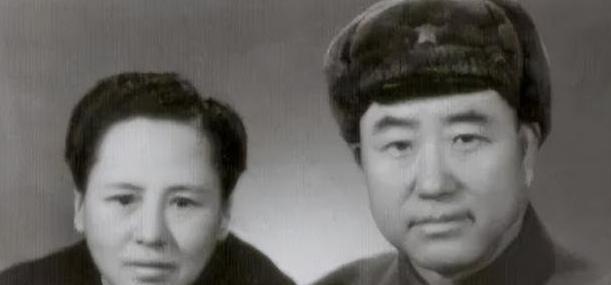 1950年，36军军长刘万春接到通知到北京参加会议，可是刚下车，就看到几名全