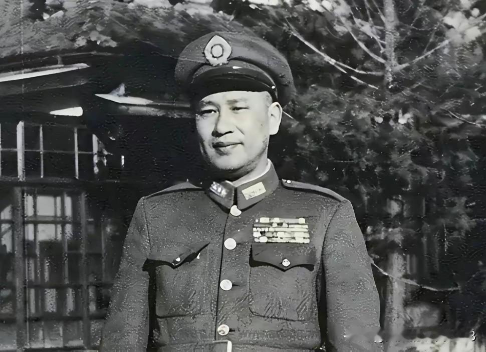 国军将领中最被高估的人物当属：白崇禧。这人没有单独打过一次漂仗，一次都没有。在