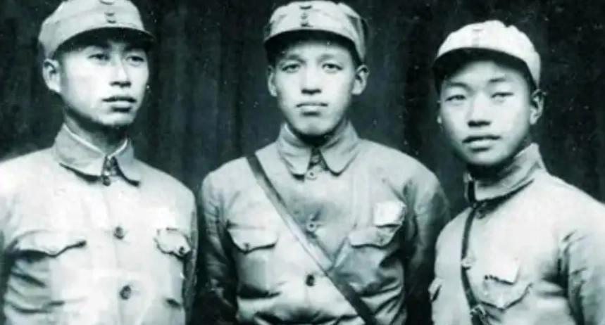 他曾是129师旅长，建国后搭档成为开国上将，他却沦为剃头匠“段司令当真要走？