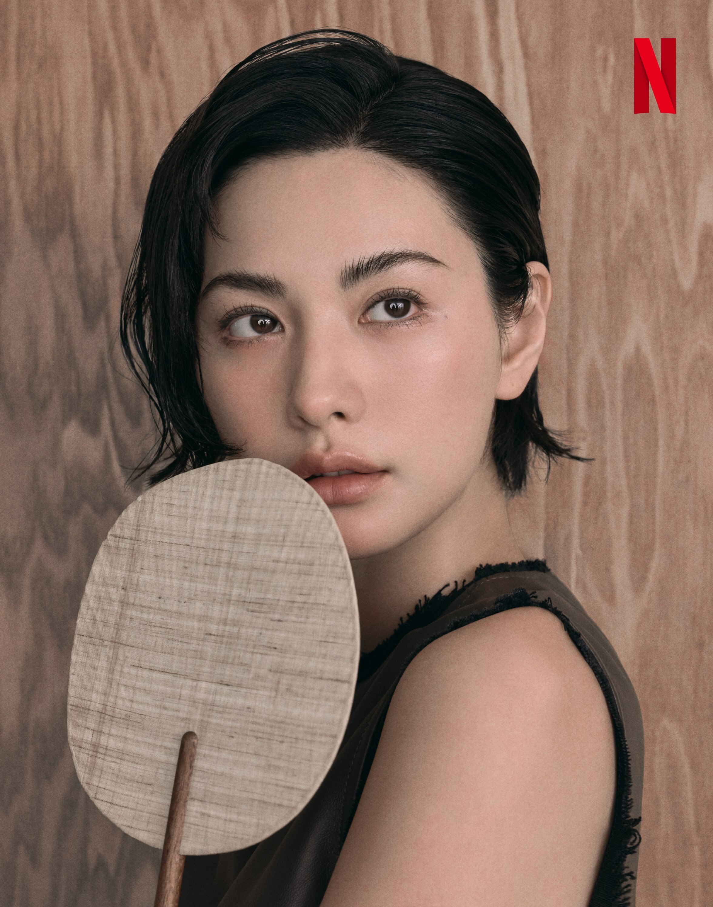 孙艺珍x池昌旭x林珍娜｜Netflix新剧画报挑情丑闻孙艺珍池昌旭林