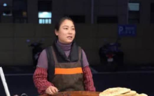“没人敢娶！”2022年，安徽一名33岁的女子每天凌晨4点半起床，直到晚上11点