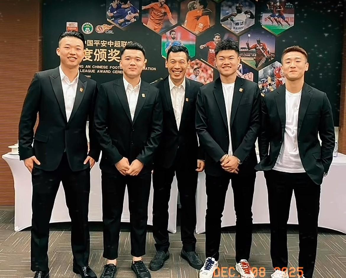 恒大当年的“四小天鹅”，严钟杨韦四人如今境遇各不相同！发展最好的可能就是韦世豪