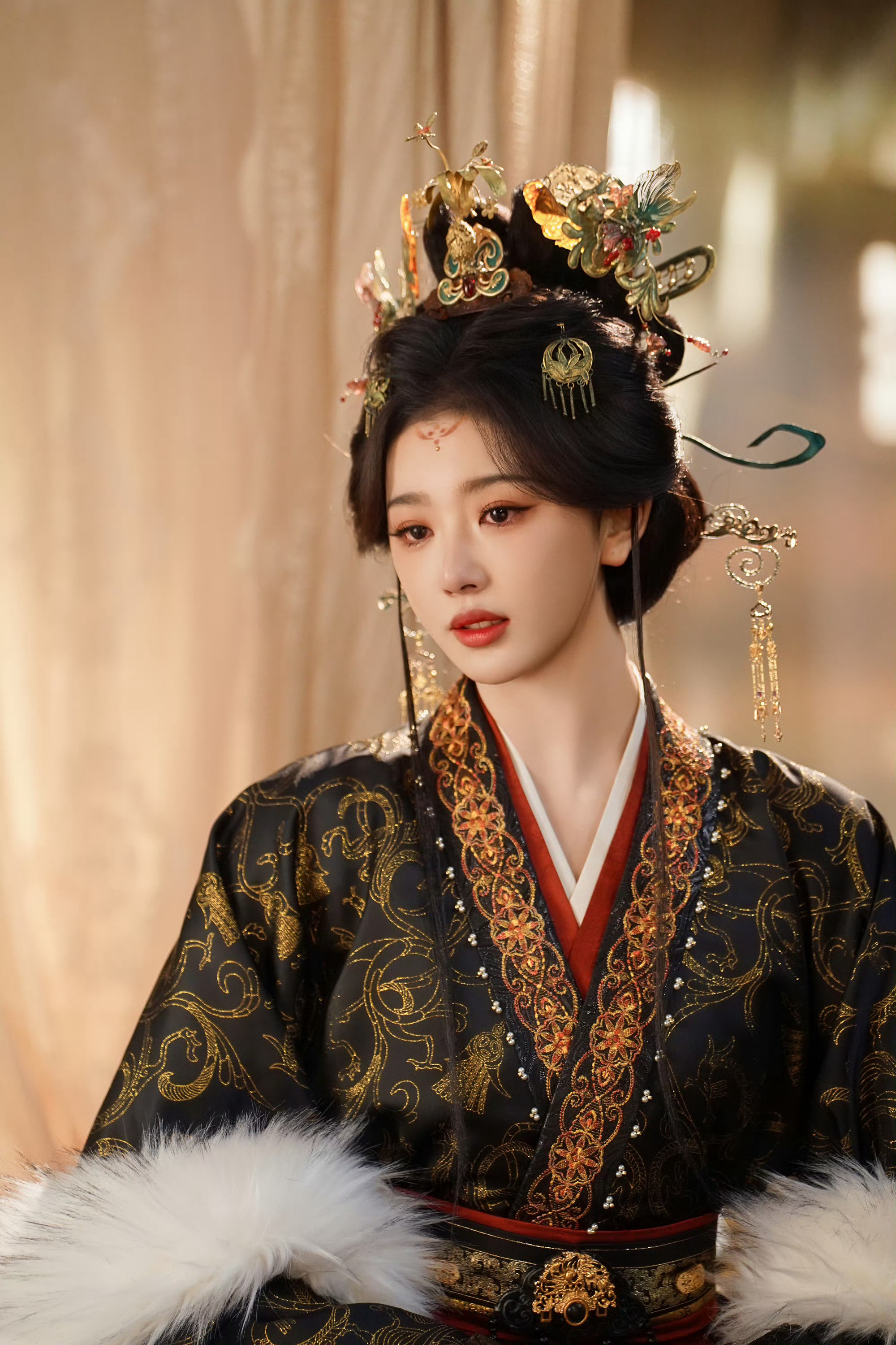 孔雪儿终于不演小白花了看腻了影视里一味柔弱的善良小白花，孔雪儿塑造的昭阳公主从不