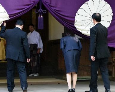 发生7.7级地震，没有国家援助，高市早苗现在终于尝到了拜鬼的恶果，当她给靖国