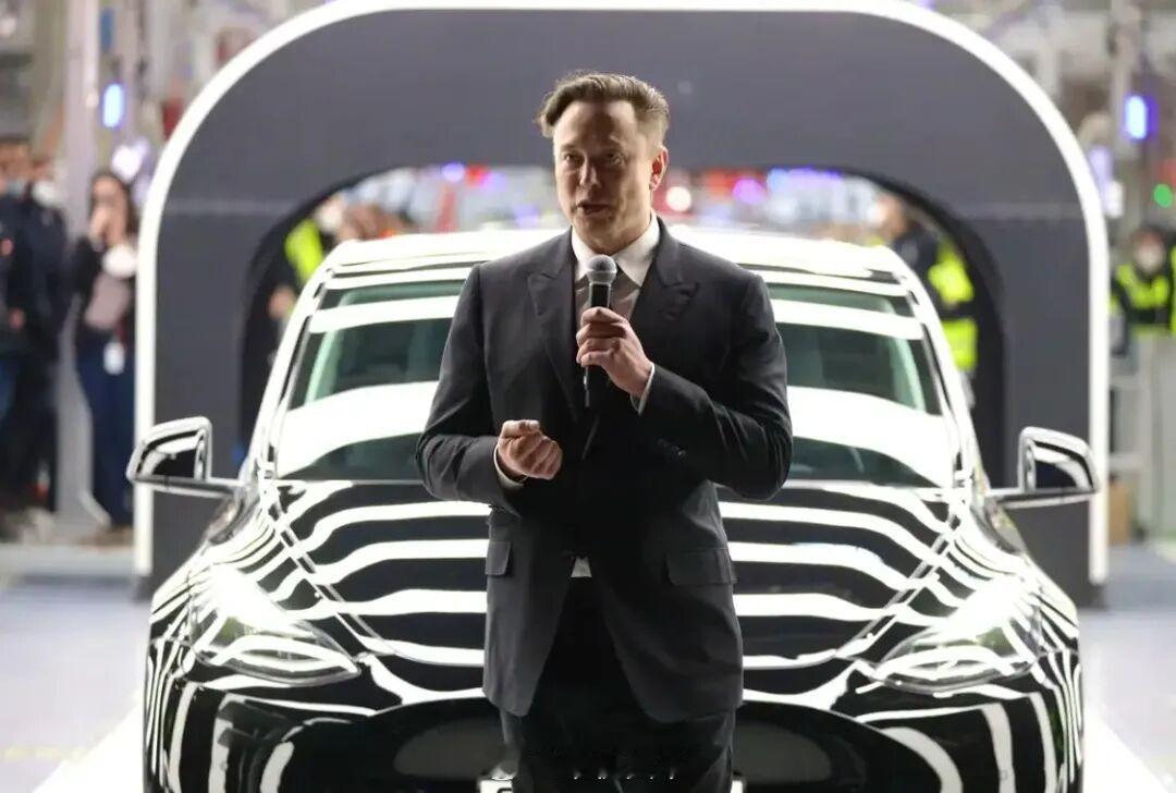 FSD梦破灭？特斯拉老车主回应无法升级：马斯克“挂羊头卖狗肉”4月28日，据报道