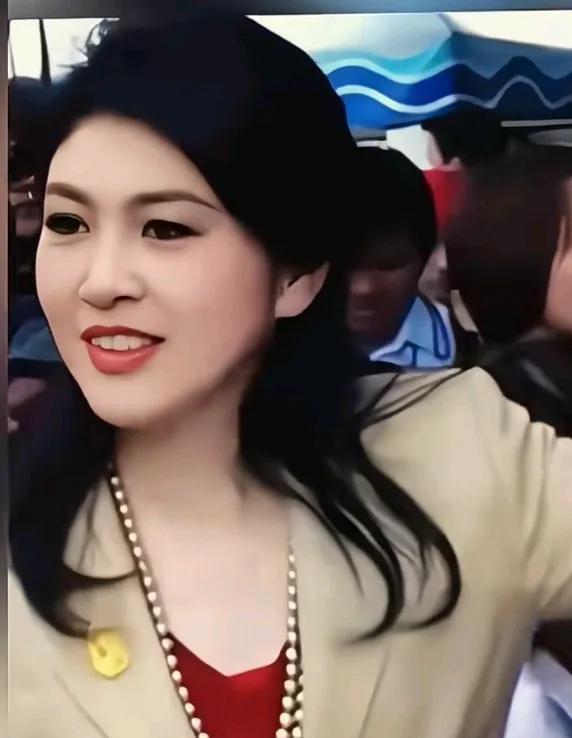美貌，优雅，高贵，气质，才华，德，智，体，美，全面发展的罕见美女与才女