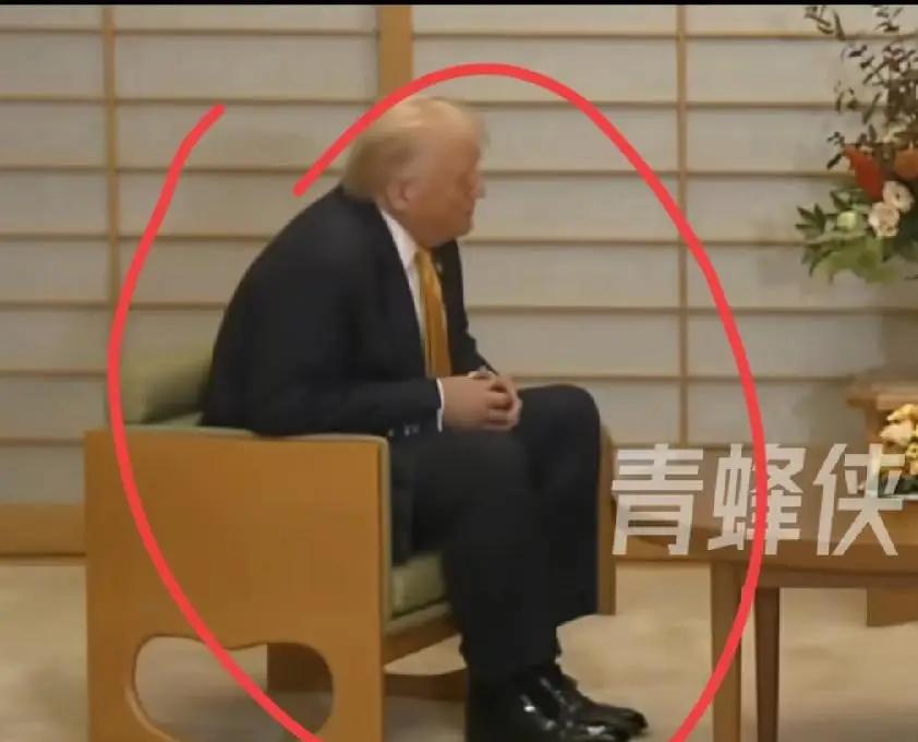 我感觉小本子这是故意的，看税宗这委屈巴巴的样子，感觉他这辈子都没有受过这待遇。