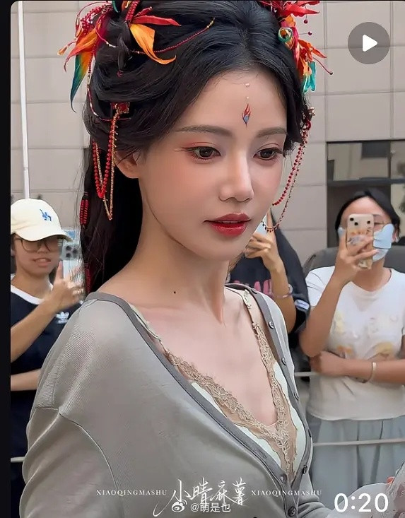 李兰迪是得罪谁了吗？女配孙珍妮的妆造都比她精致​​​