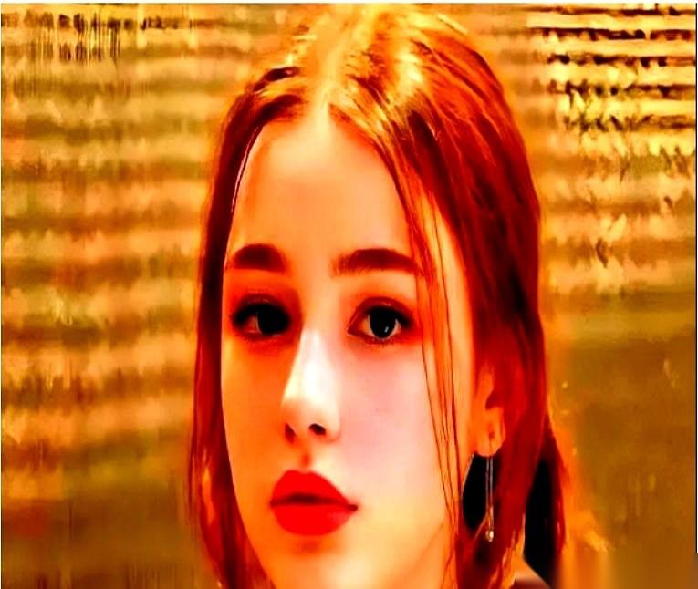 一个在乌克兰做生意的哥们儿，给我发来一句话：“现在的基辅，是好几个女人抢一个还能