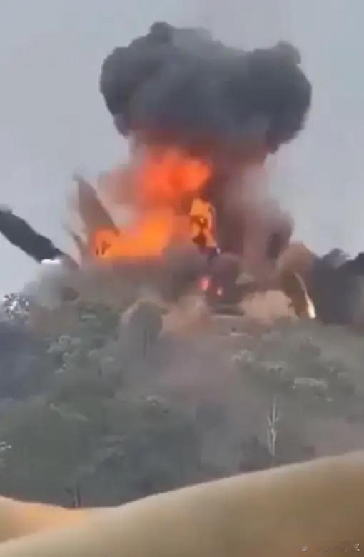 多名将军战死，柬埔寨绝命大反攻！5000枚火箭弹铺天盖地轰炸，中国火箭炮轰炸关键