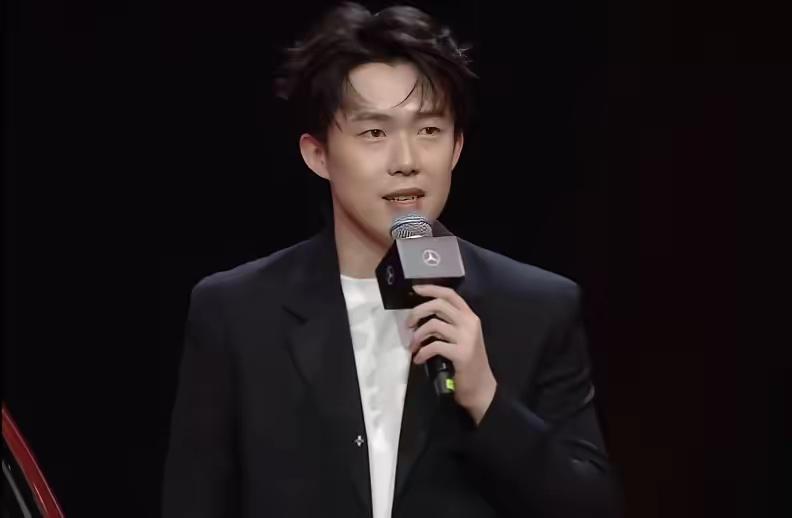 王楚钦：25岁少年的真诚与格局一夜之间，无论是王楚钦的支持者还是此前对他无