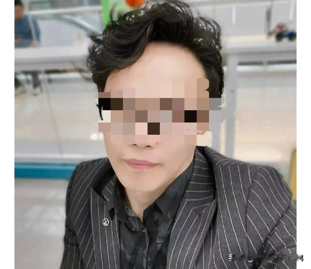 他是我遇到最没有医德的医生，就诊的时候跟我说：没有后遗症吧？他说：后遗症是万分之