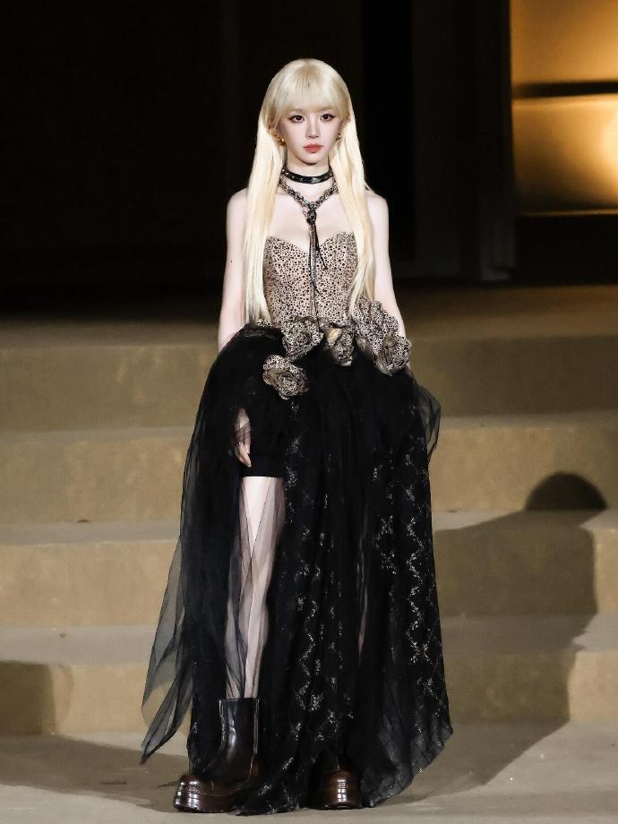 田曦薇你有这张脸拿什么输！​​​