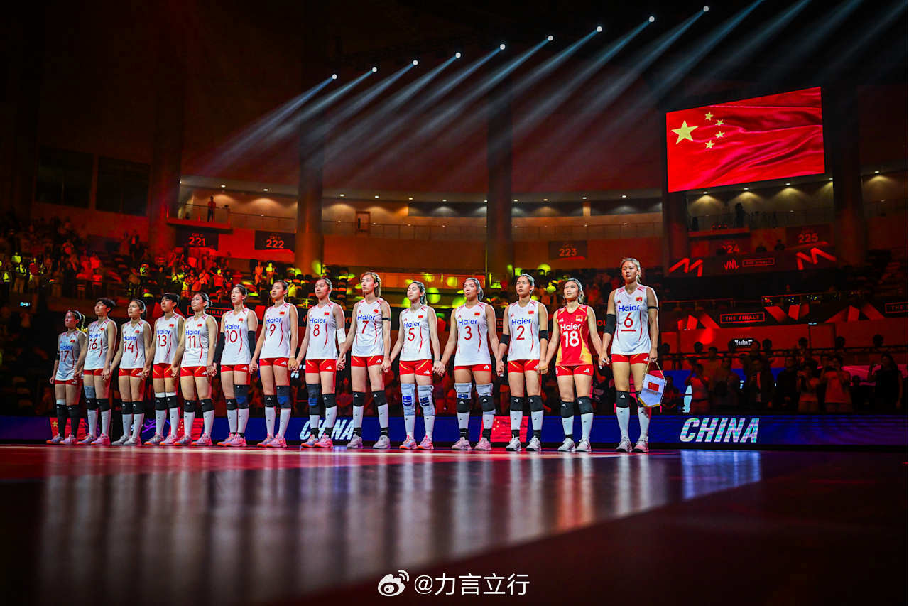 中国女排黑八奇迹其实中国女排这儿哪有奇迹，全是日积月累的努力训练和场上每球必争