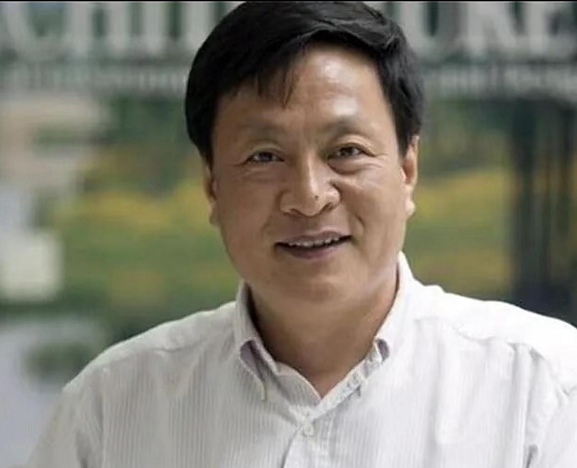 俞孔坚没死，但风景园林死了。他骑了20公里车，朋友圈晒了定位，可没人真信他还活