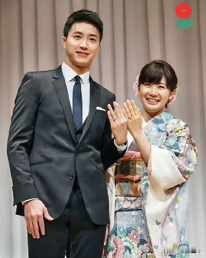 [红脸笑]福原爱这事儿办得，真是让吃瓜群众下巴都惊掉了。离婚四