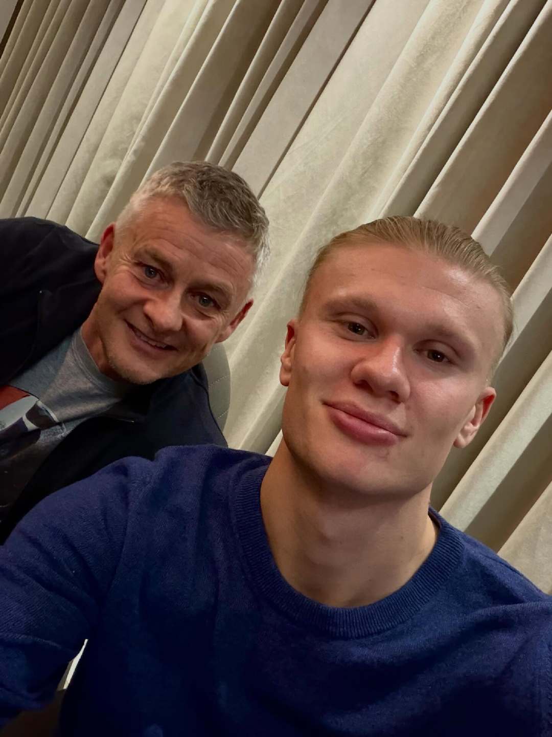 【曼市双雄】哈兰德IG更新：他与恩师索尔斯科亚相聚。PS：索圣当年有向曼联推荐