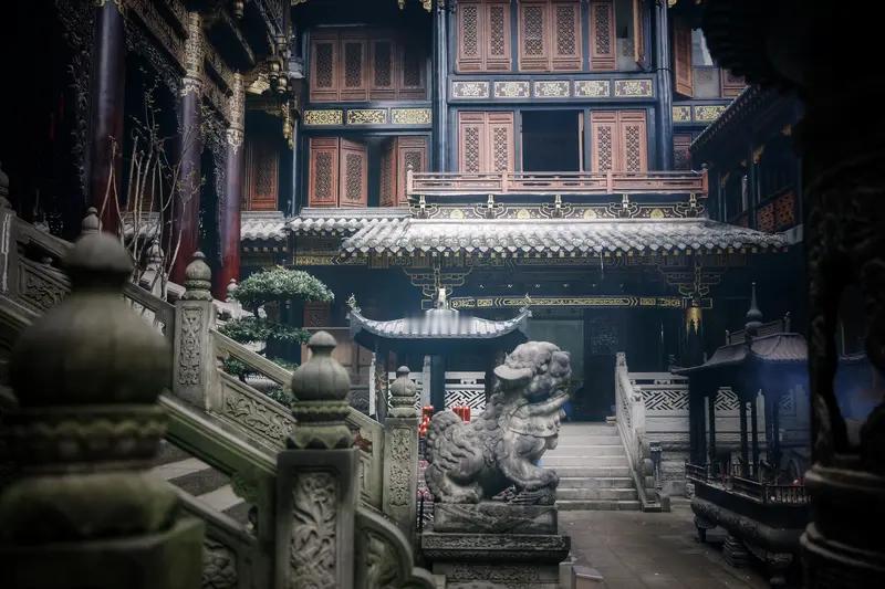 有一位大神炒股了二十多年，从大学毕业就一头扎进了股市，就这么一路乘风破浪，实现了