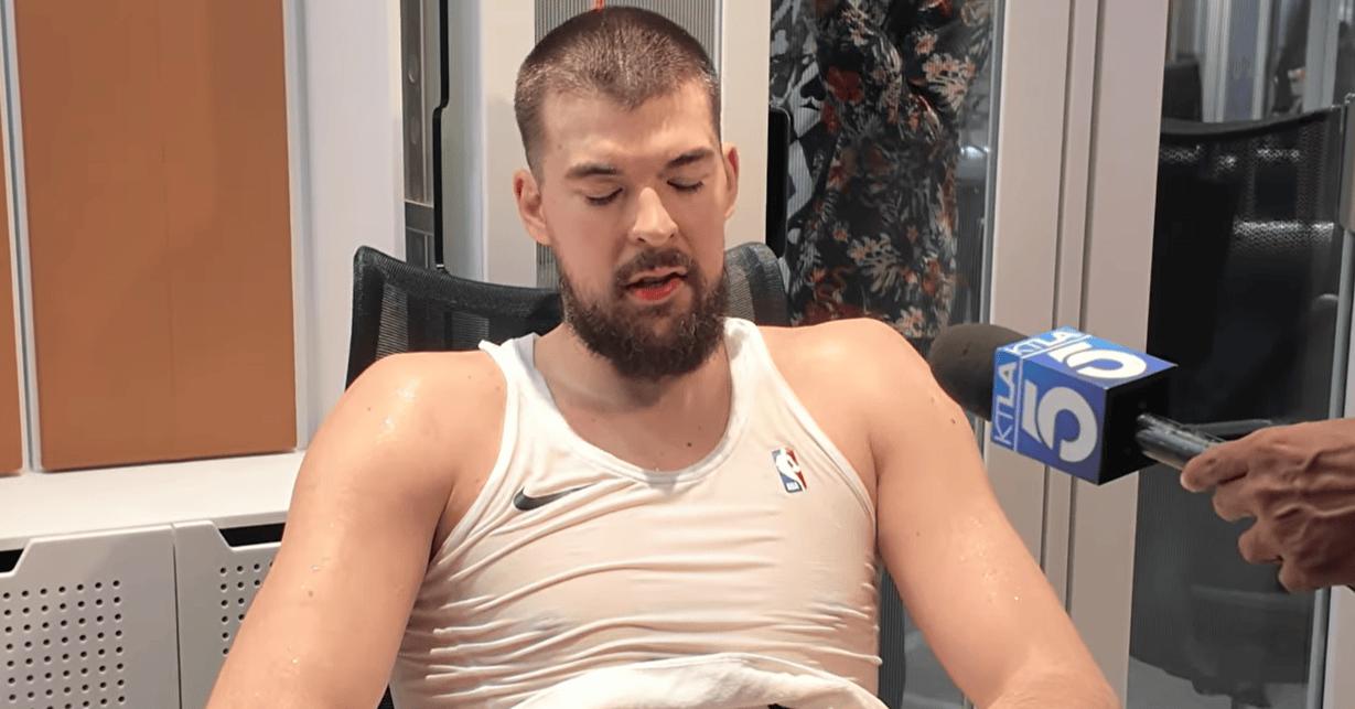 祖巴茨恶心的就是态度问题，非常明显。应该是上个赛季打好了，可是合同签早了。这种人