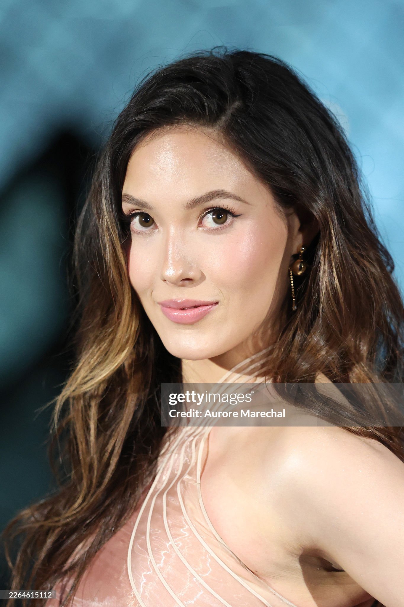 谷爱凌身穿IrisvanHerpen2025秋冬高级定制亮相于巴黎时装