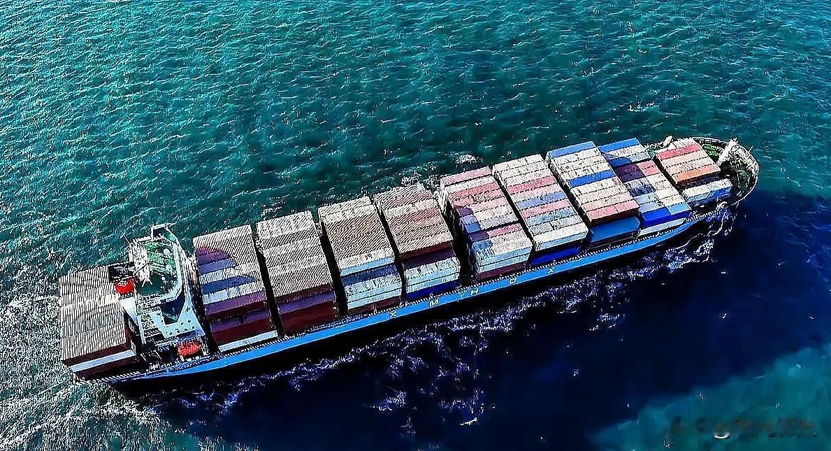 美国和日本盯着海南，那股子紧张劲，简直比看见航母还上头！为啥这么说？航母守的是国