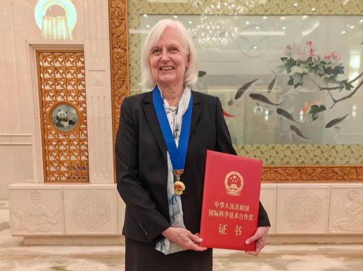 没想到中国光刻胶研发的“大佬”级别的人物竟然是她。她就是2026年新