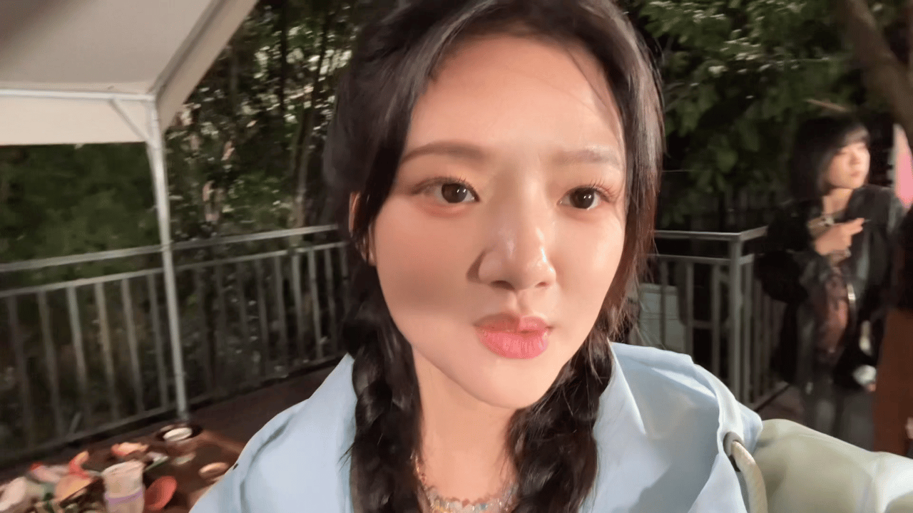 任敏吃蚂蚁任敏这个挑战最妙的地方是她吃完之后那个若无其事的样子，好像只是在吃普