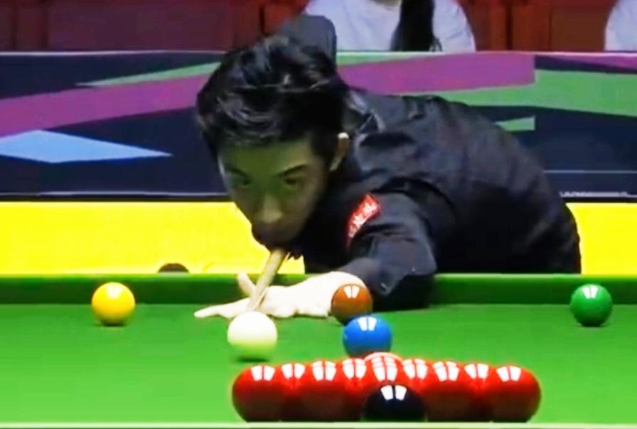 惊天大逆转！吴宜泽单杆过百，6-4逆转击败特鲁姆普，挺进国锦赛八强！  北