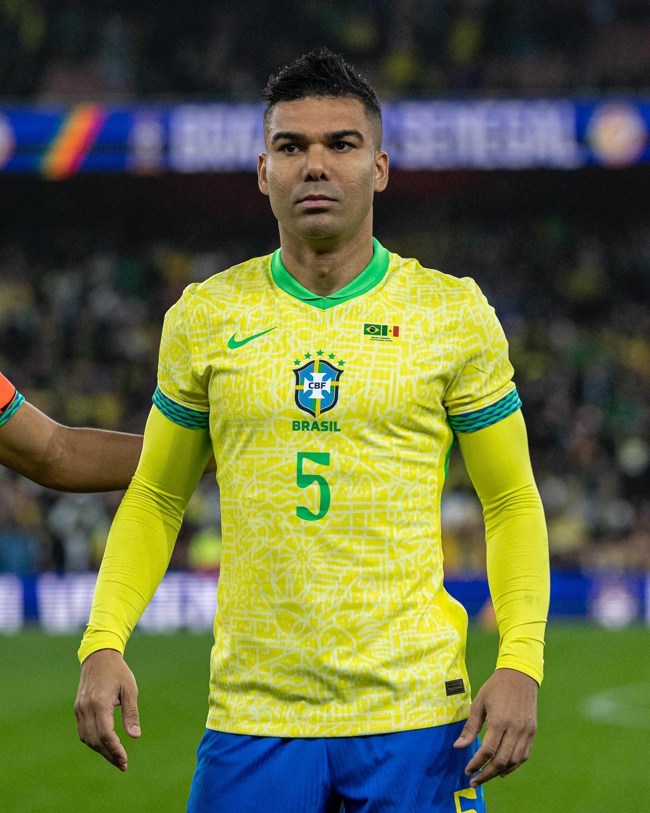 卡塞米罗德团队已经明确拒绝了曼联减薪续约的提议。因为他们认为15万镑的周薪与卡