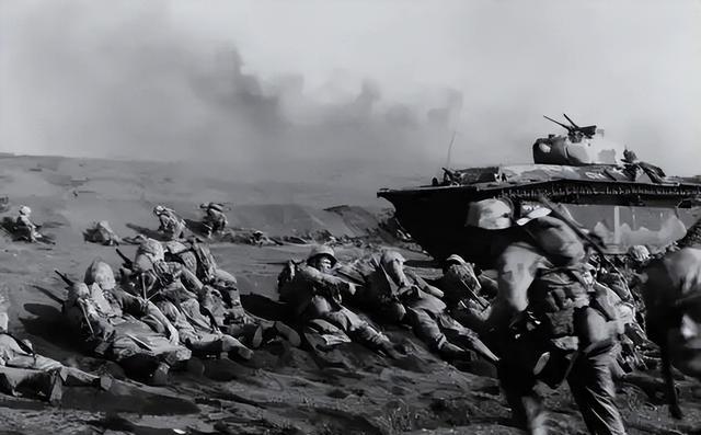 1945年8月，苏联红军遇上了不讲武德的日军786大队，苏联红军派一名负伤的日本