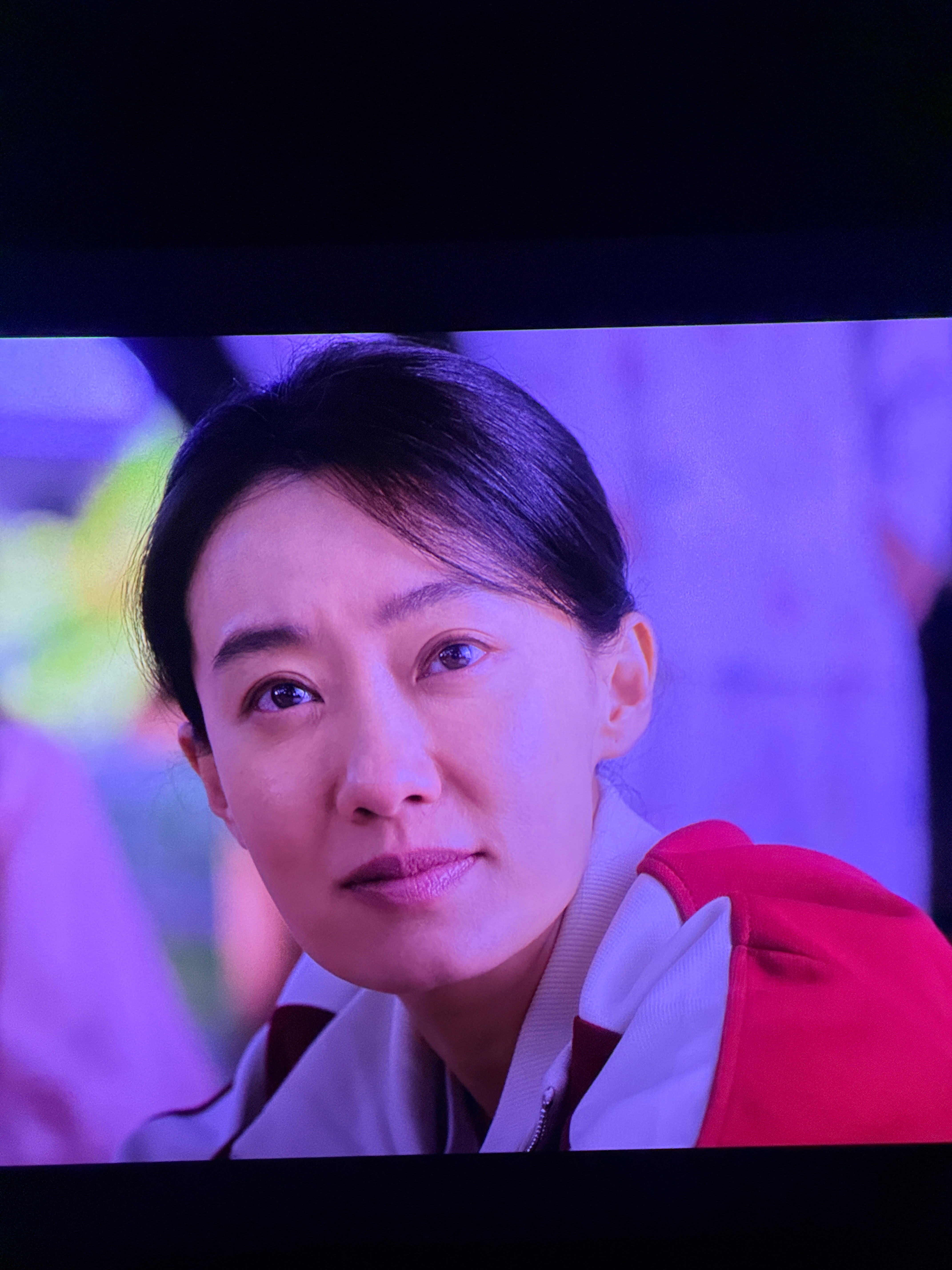 《功夫女足》看完了，开头没看进去确实挺尬的…后面笑点还是很密集的，还有一点就是，