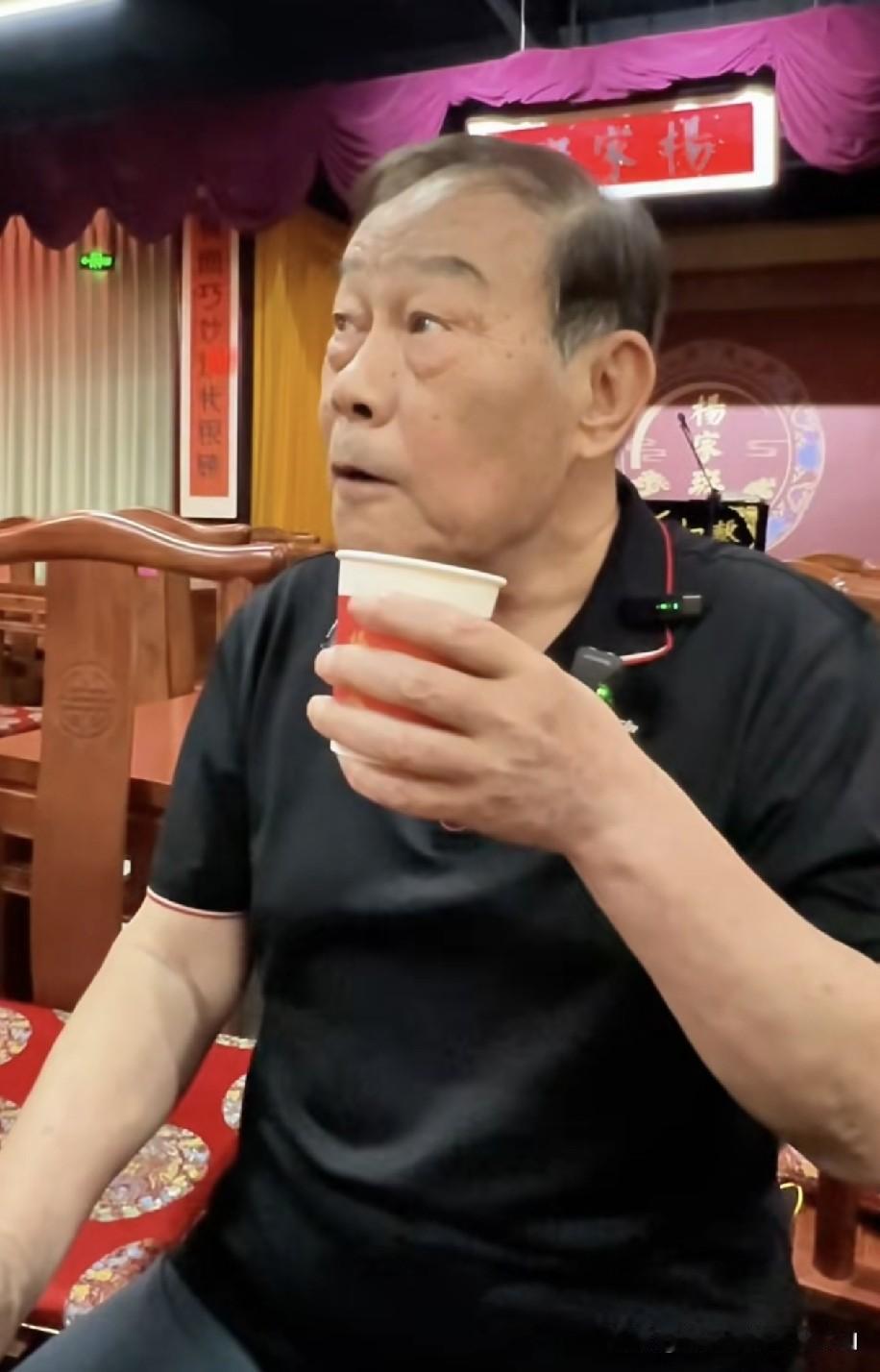 马三立弟子杨威恩师尹笑声当年直言不讳怒斥郭德纲：再大的腕儿我也敢点评，偷学不光彩